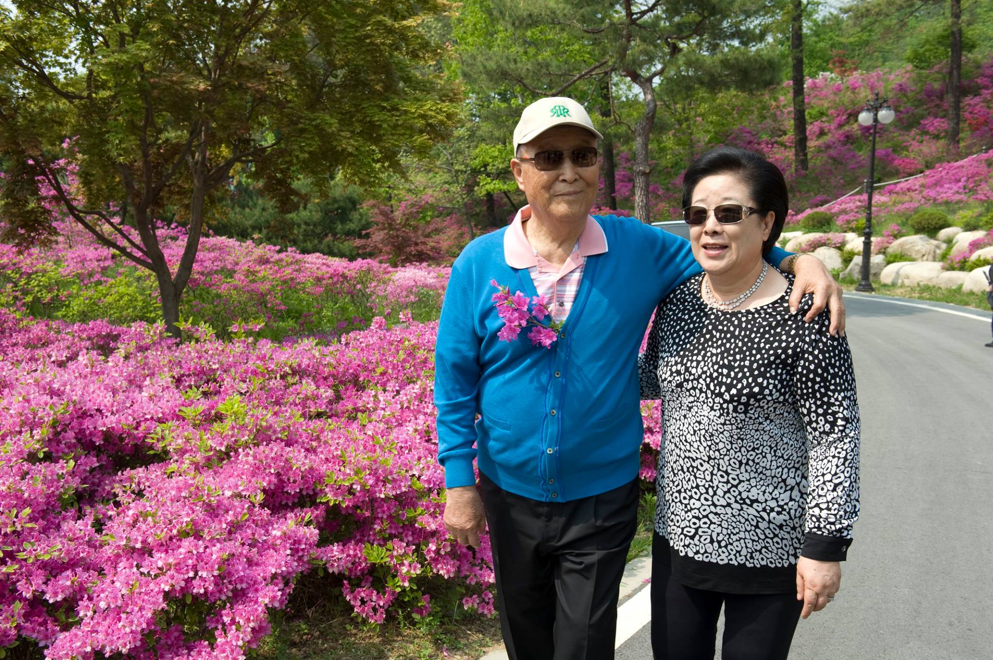 Доктор Мун з дружиною Хан Хак Джа

